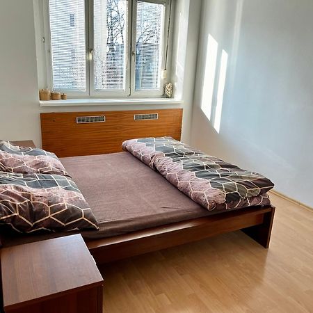 Victory Apartment Bratislava Esterno foto